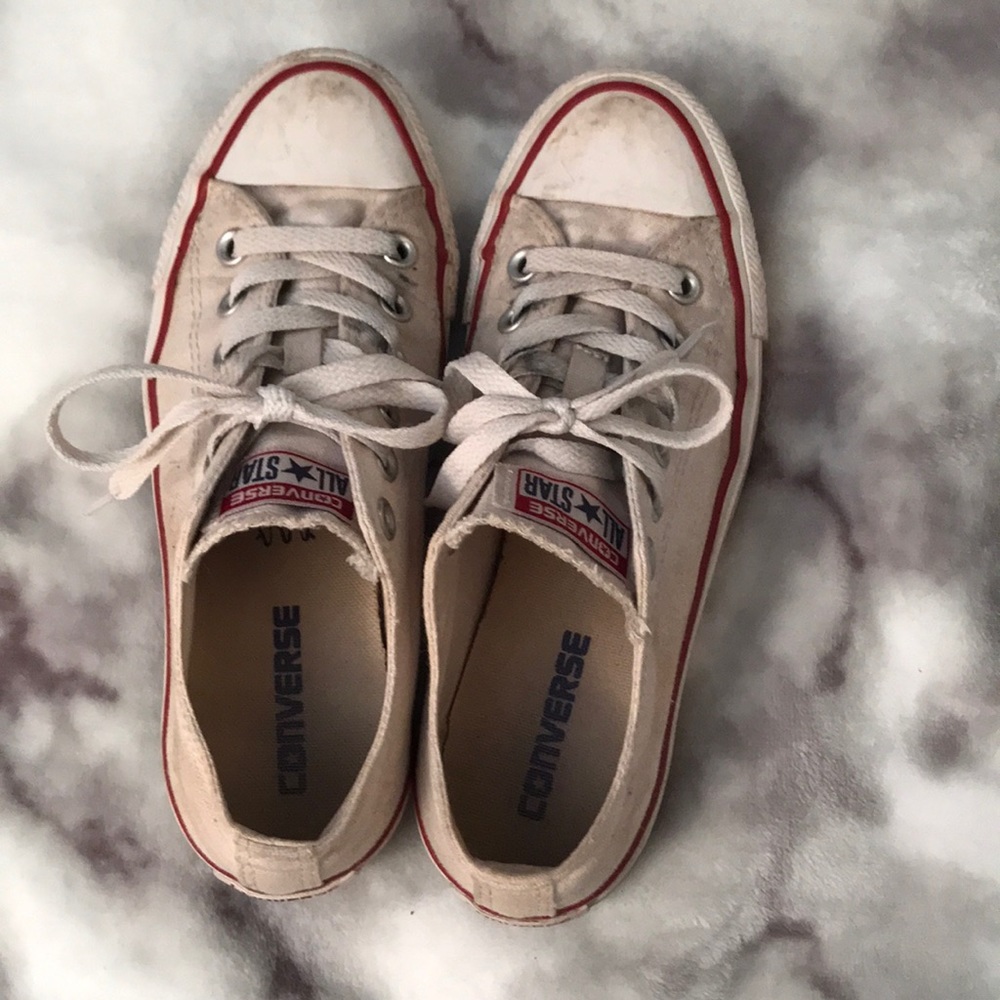 White Canvas Lowtop Converse All Stars, sz 6.5